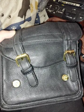 가죽 숄더백 블랙