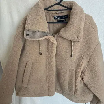 ZARA 베이지 크롭 자켓