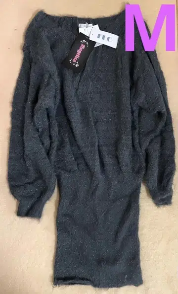 새상품 이마이 앙제리카 M 사이즈 다크 그레이 니트 원피스 오프숄더