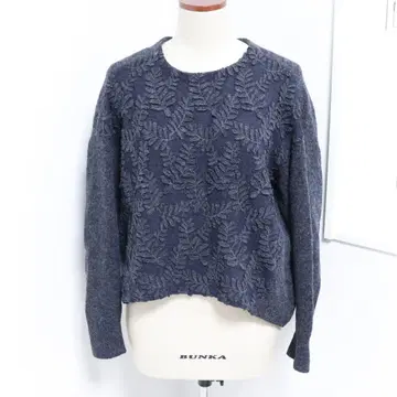 BEARDSLEY 비어즐리 자수 풀오버 니트 프리 사이즈