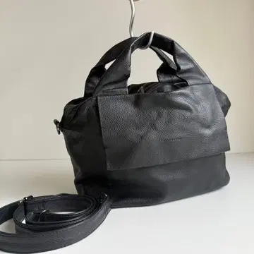 이아파피요네 가죽 플랩 2way 토트백 S 사이즈 블랙