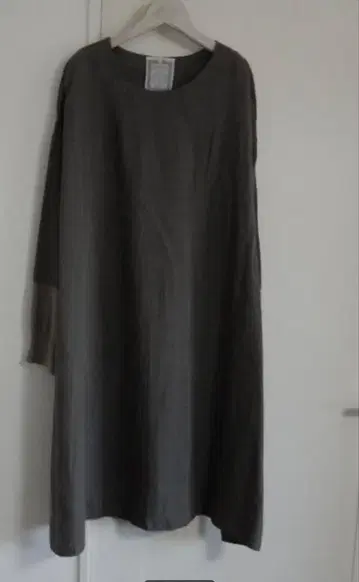 비어즐리 beardsley 원피스 카키색 소매 니트