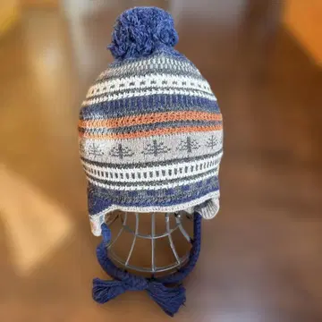 몽벨 폼폼 포함 니트 모자