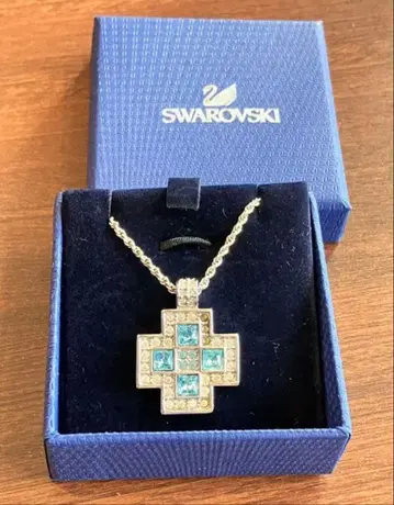 SWAROVSKI 스와로브스키 목걸이 크로스 라이트 블루