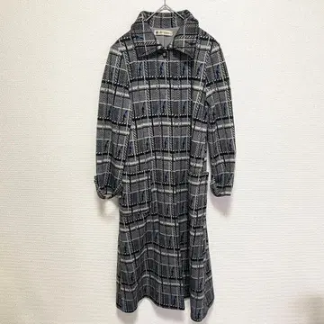 Lui Chantant 그레이 계열 체크 무늬 롱 코트