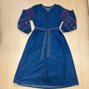 TITICACA 데님 자수 긴팔 셔츠 원피스