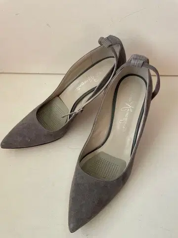 긴자 카네마츠 펌프스