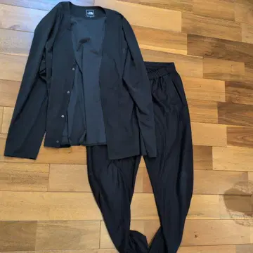 THE NORTH FACE 블랙 테크 크라운 라운지 가디건과 팬츠 세트