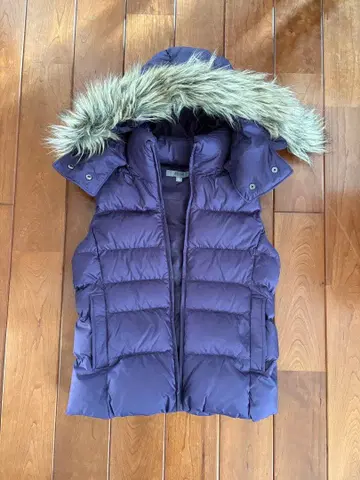 유니클로 퍼플 다운 베스트 퍼 포함