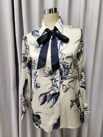 ZARA 플라워 프린트 보타이 블라우스 USA 사이즈 XS