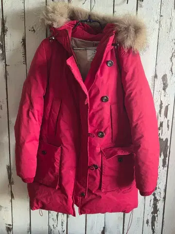 INED 빨간색 후드 부착 다운 자켓 모즈풍