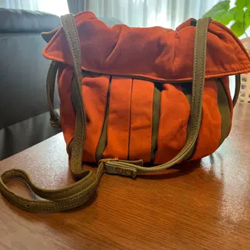 숄더백 maid in Australia