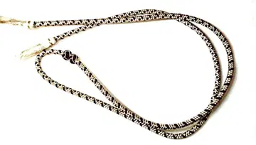 새상품 미사용 블랙과 화이트 뜨개질 허리띠 앞 장식 구슬 있음