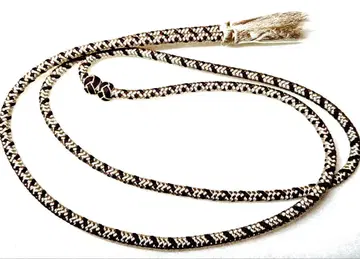 새상품 미사용 브라운과 화이트의 뜨개질 허리띠 앞 장식 구슬 있음