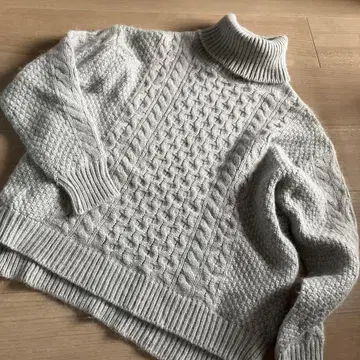 allureville 알아바일 케이블 니트 터틀넥 스웨터