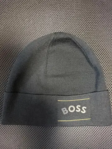HUGO BOSS 니트 캡