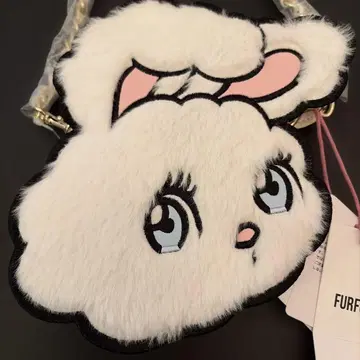 새상품 [ FURFUR x foxy ] 에코 퍼 페이스 미니백