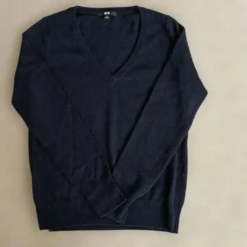 유니클로 새상품급 캐시미어 V넥 스웨터 S