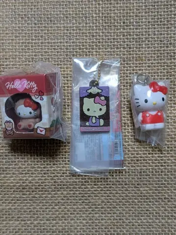 산리오 캐릭터즈 헬로키티 3개 묶음 판매 가챠