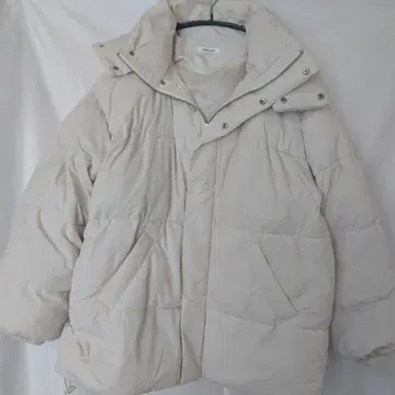 INGNI 잉그 아이보리 후드 부착 오버 사이즈 다운 자켓