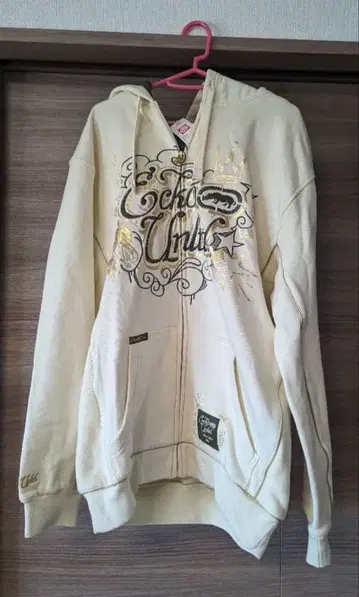 Echo Unlimited 크림색 지퍼 후드티 M