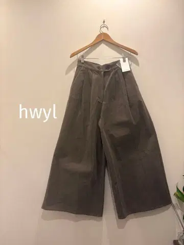 미사용 새상품 hwyl 코튼 턱 와이드 팬츠 플레어 카키