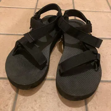 Teva 블랙 스포츠 샌들