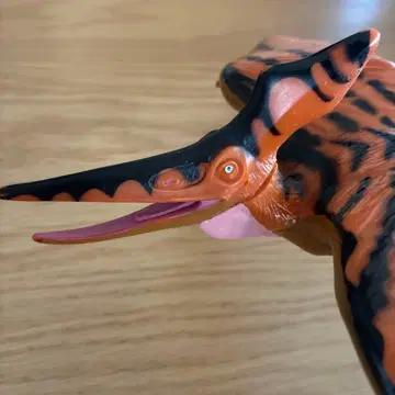 프테라노돈 모형 오렌지와 블랙 스트라이프
