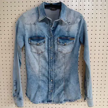 GUESS 라이트 블루 데님 셔츠