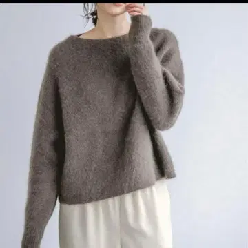 A Part by 아파트 바이 로리 라쿤 네이비 보트넥 니트