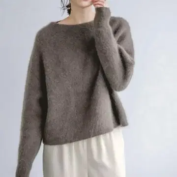 A Part by 아파트 바이 로리 라쿤 네이비 보트넥 니트