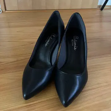 artemis by DIANA 블랙 스틸레토 하이힐