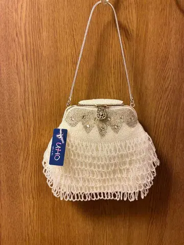 [미사용 택 포함] UHO 비즈 핸드백 파티백 화이트