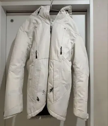 웬 타임즈 화이트 다운 자켓 L 사이즈