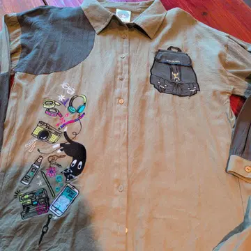 카키색 스칼라 블라우스