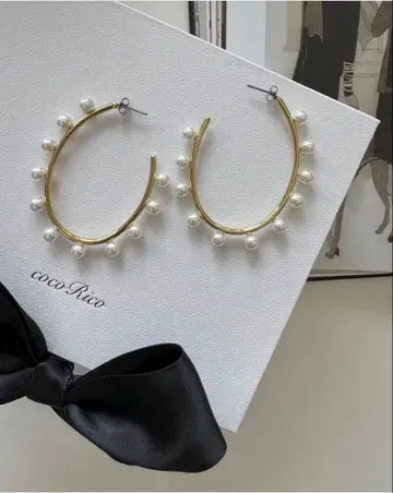 cocoRico 펄 장식 후프 귀걸이 KARA 골드