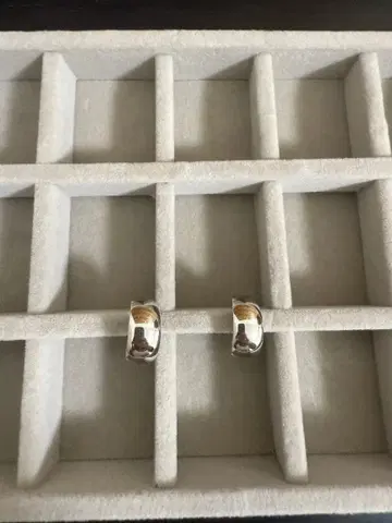 플라티나 문 후프 귀걸이