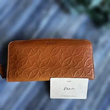 새상품 Dakota 이탈리아제 소가죽 고급 엠보싱 가공 장지갑 브라운