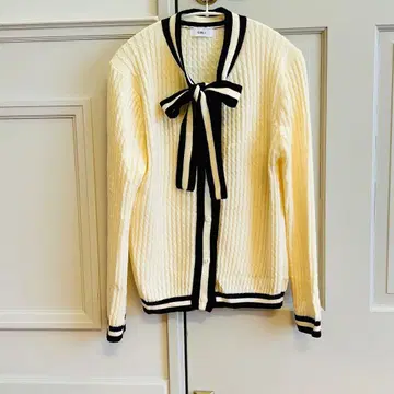 새상품급 OBLI 오블리 보타이 가디건