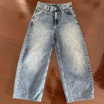 UNIQLO 배기 커브 청바지 (짧은 기장)