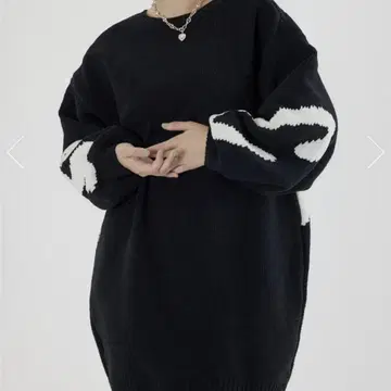 오버 사이즈 블랙 니트 스웨터