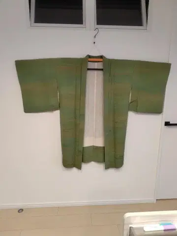 그린 컬러 스트라이프 겉옷