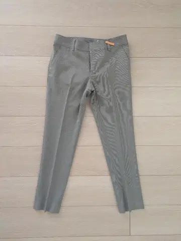 핑키앤다이안 센터 프레스 테이퍼드 팬츠 그레이 38 M 사이즈