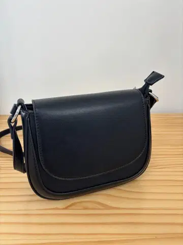 합성 피혁 숄더백 한국