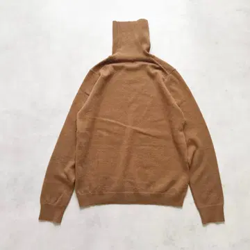 유니클로 터틀넥 캐시미어 브라운 계열 L