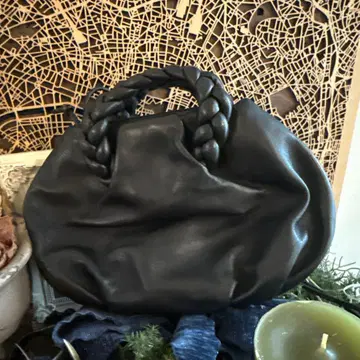 HEREU 블랙 가죽 숄더백