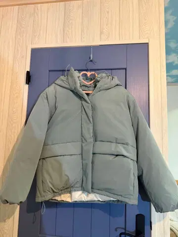 GUESS 후드 부착 다운 자켓 S 사이즈 라이트 그린