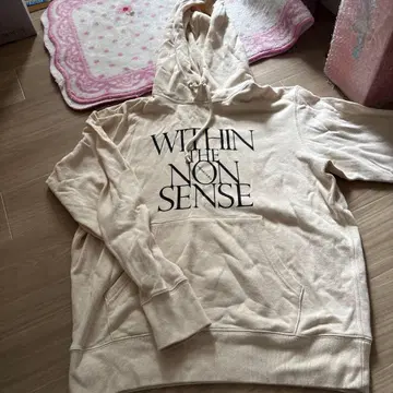 UNIQLO UT 후드티 M 크림색