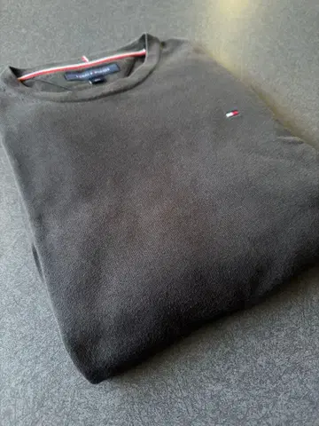 TOMMY HILFIGER 블랙 크루넥 스웨터 M