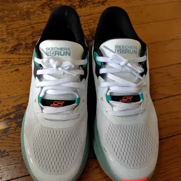 SKECHERS GO RUN SLIP-INS 화이트/블랙/민트